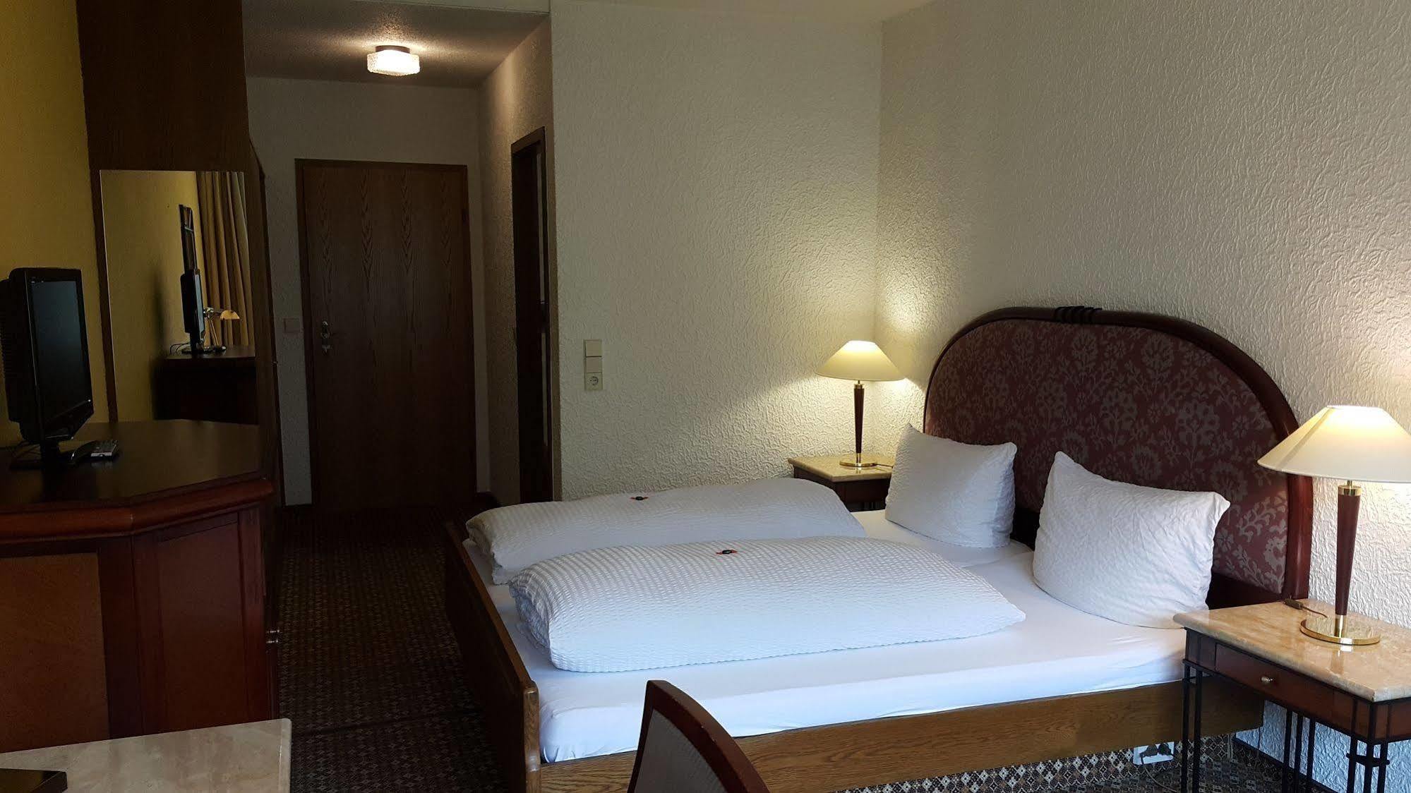 Hotel Мозелькерн Екстер'єр фото